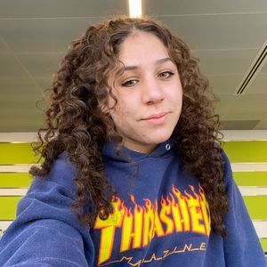 Meet your Posher, Danielle